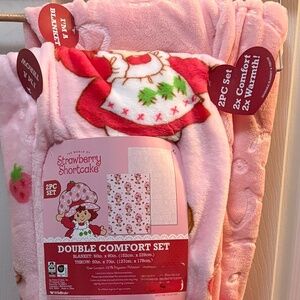 HTF Strawberry Shortcake Blanket Double Pack - 2 Blanket Set